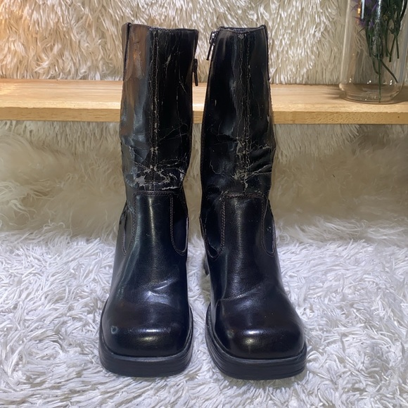 🌻-Woman’s Skechers platform boots-🌻 - Picture 2 of 13